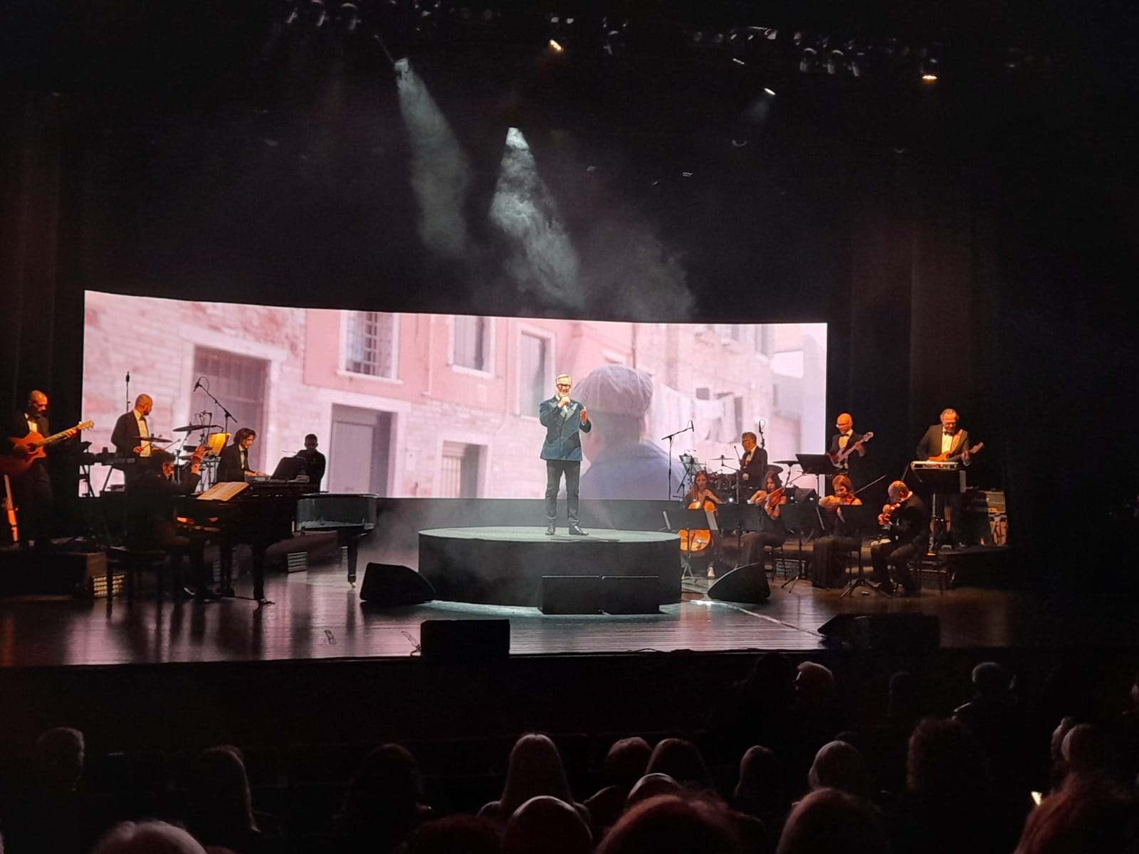 Inizia il tour del cantante Luca Minnelli ed è subito trionfo